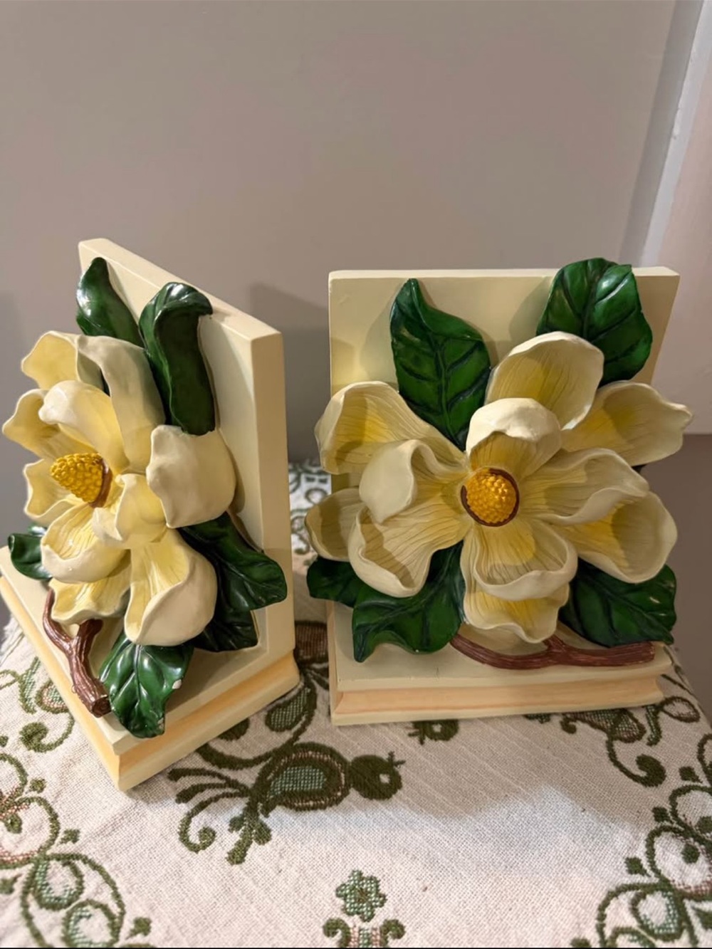 Magnolia Bookends
